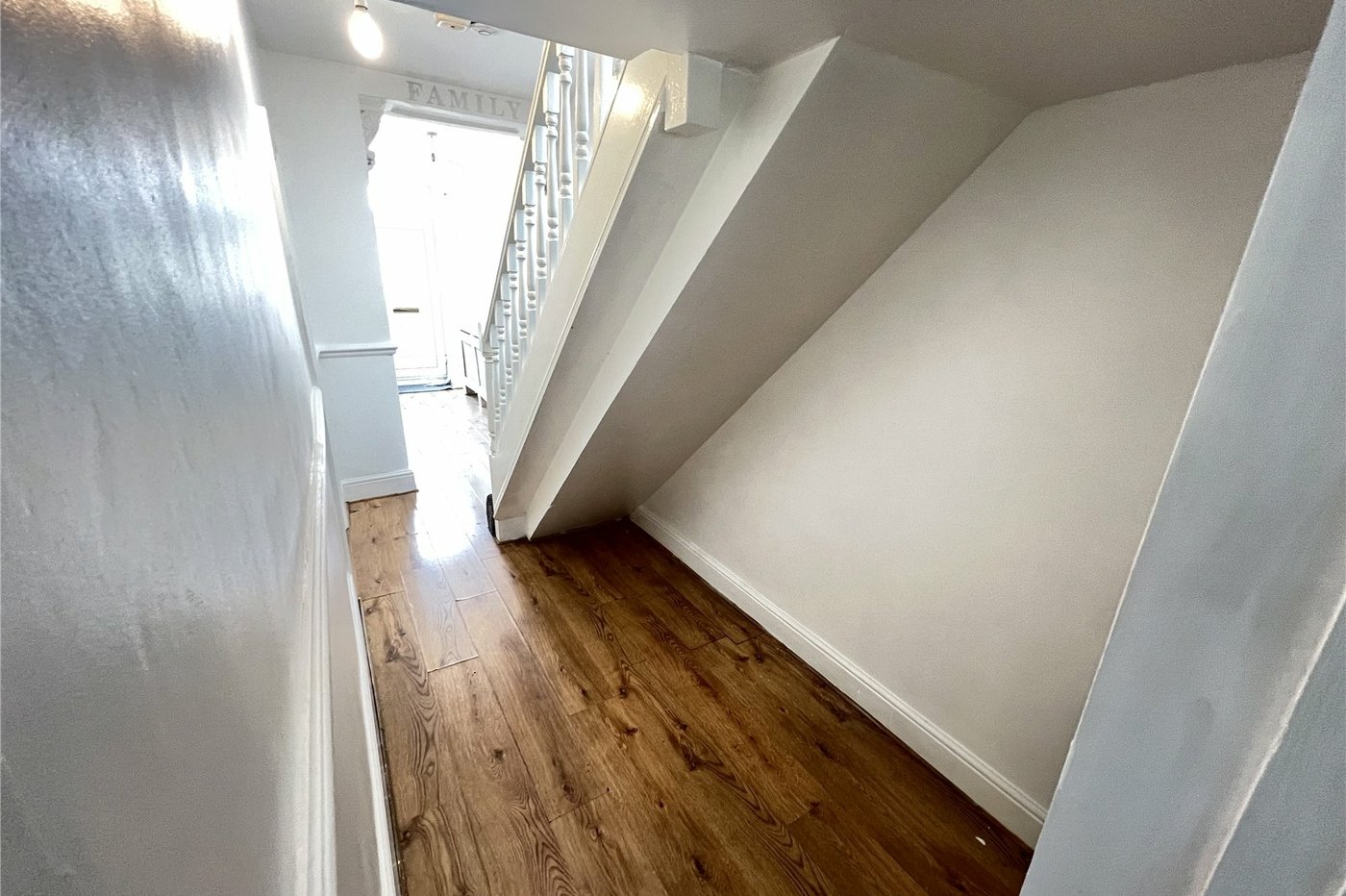 2 bedroom property for sale in Plumstead Common | Robinson Jackson