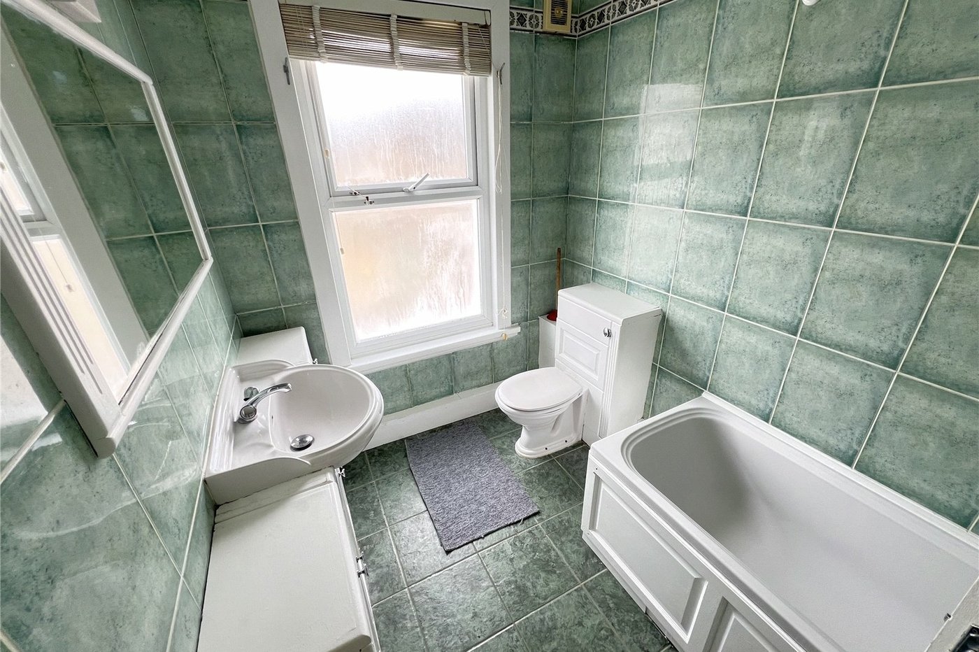 2 bedroom property for sale in Plumstead Common | Robinson Jackson