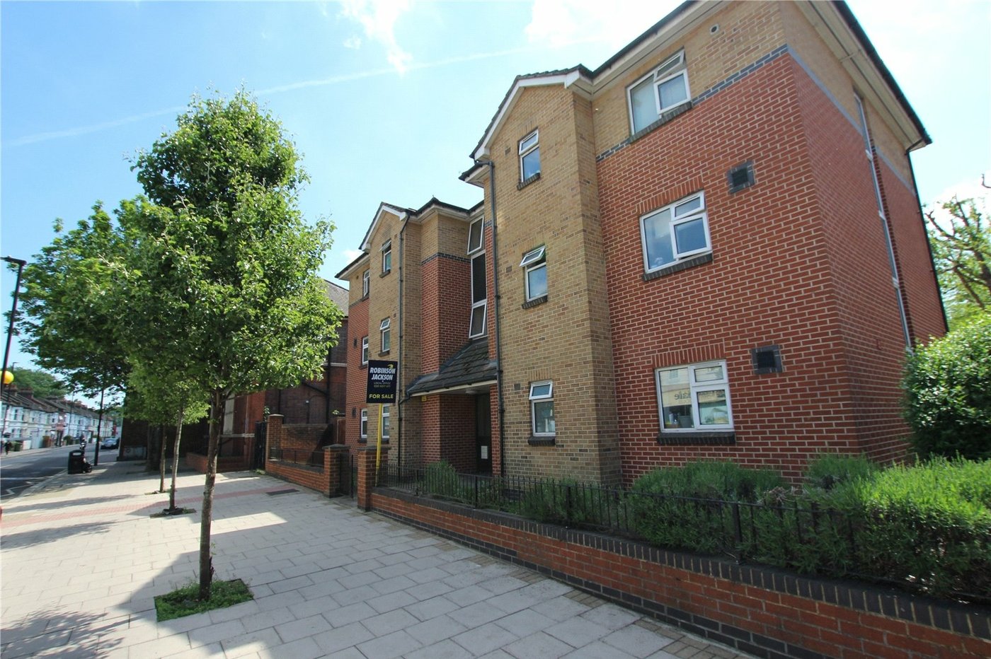 1 bedroom property for sale in London | Robinson Jackson