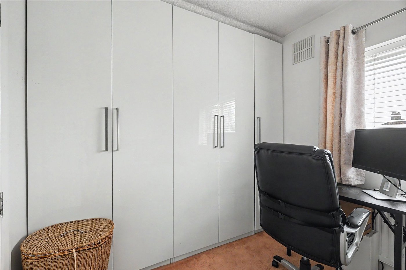 4 bedroom house for sale in Welling | Robinson Jackson