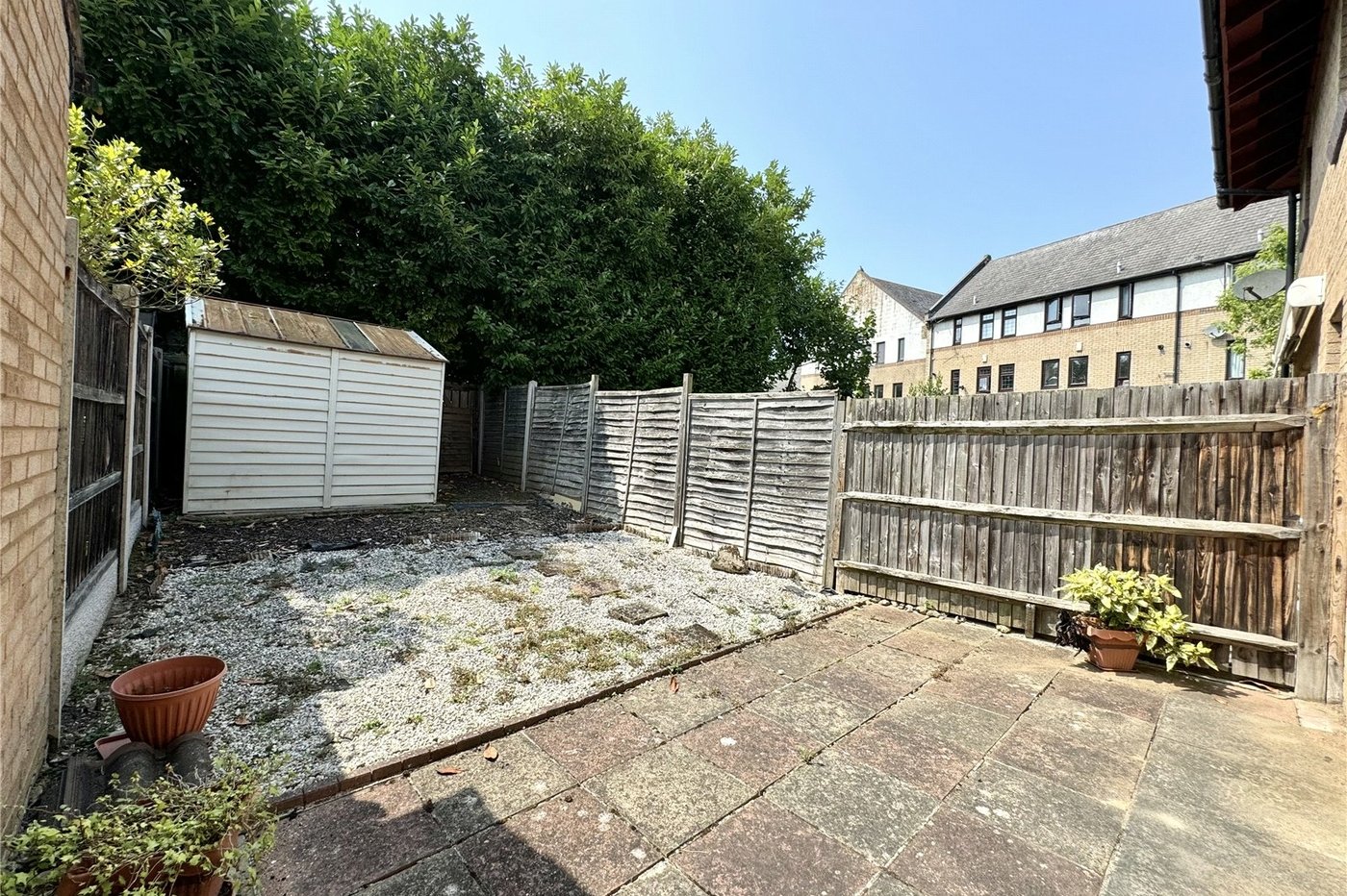 2 bedroom house for sale in London | Robinson Jackson