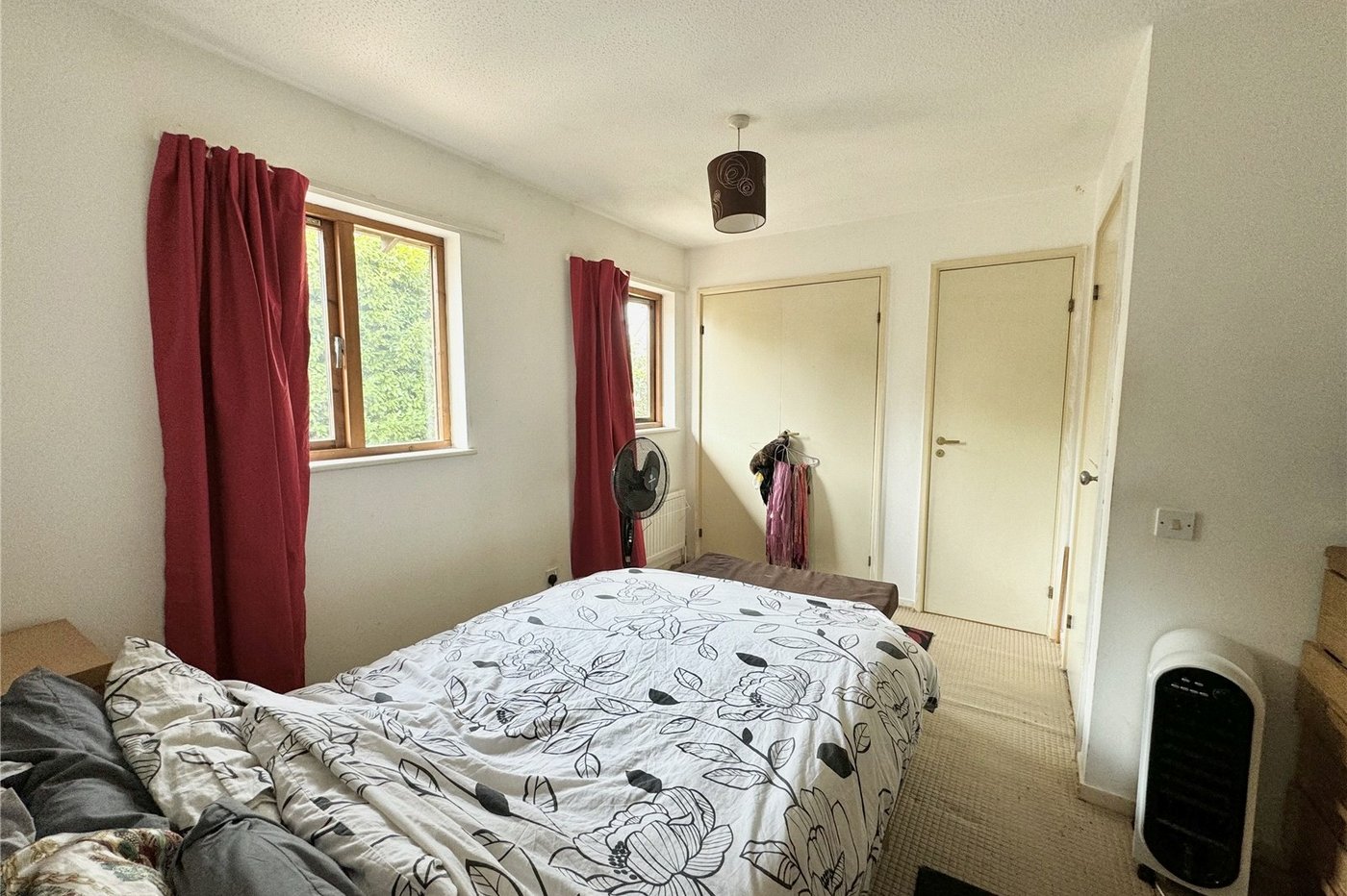 2 bedroom house for sale in London | Robinson Jackson