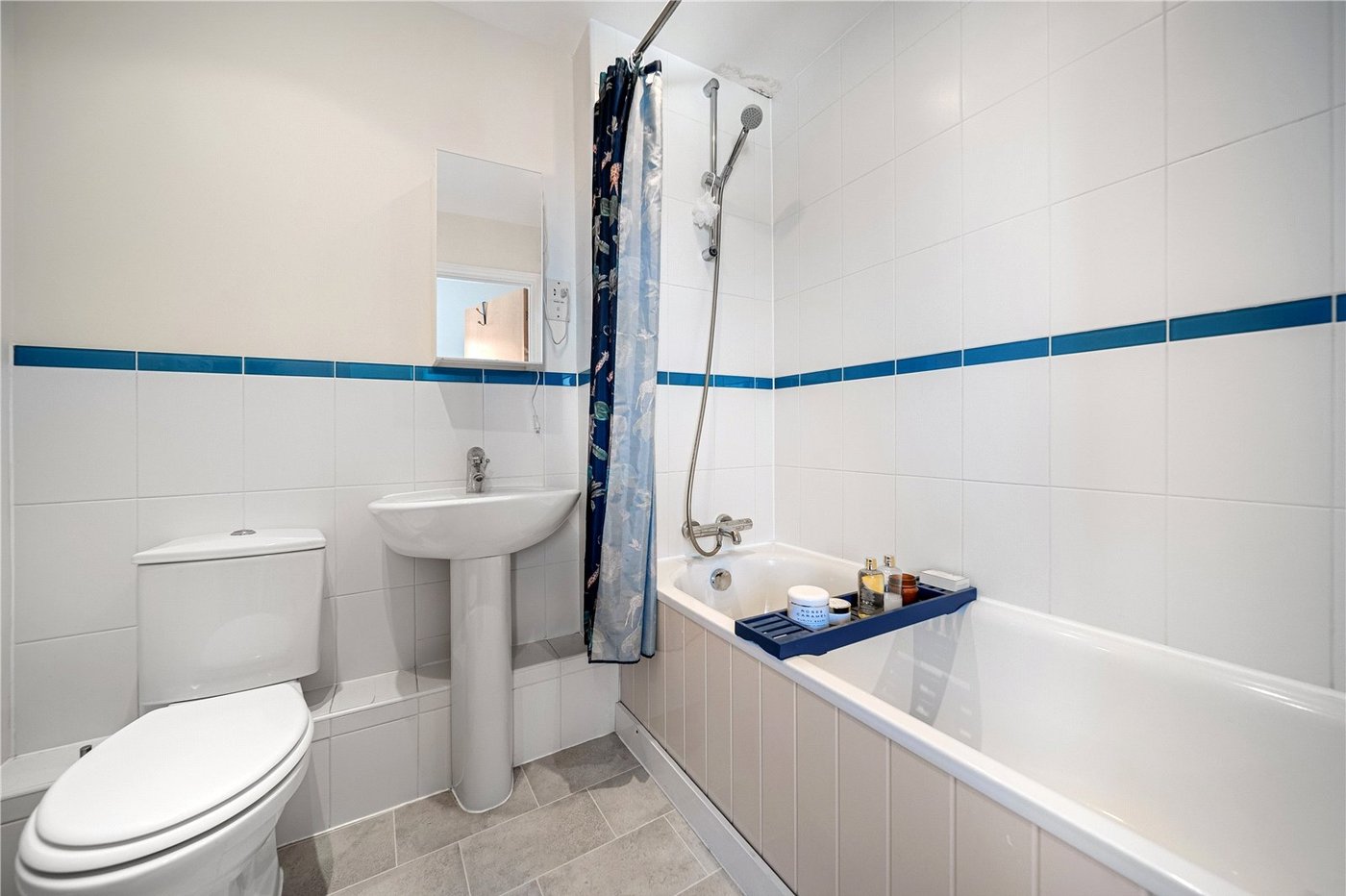 2 bedroom property for sale in Greenhithe | Robinson Jackson