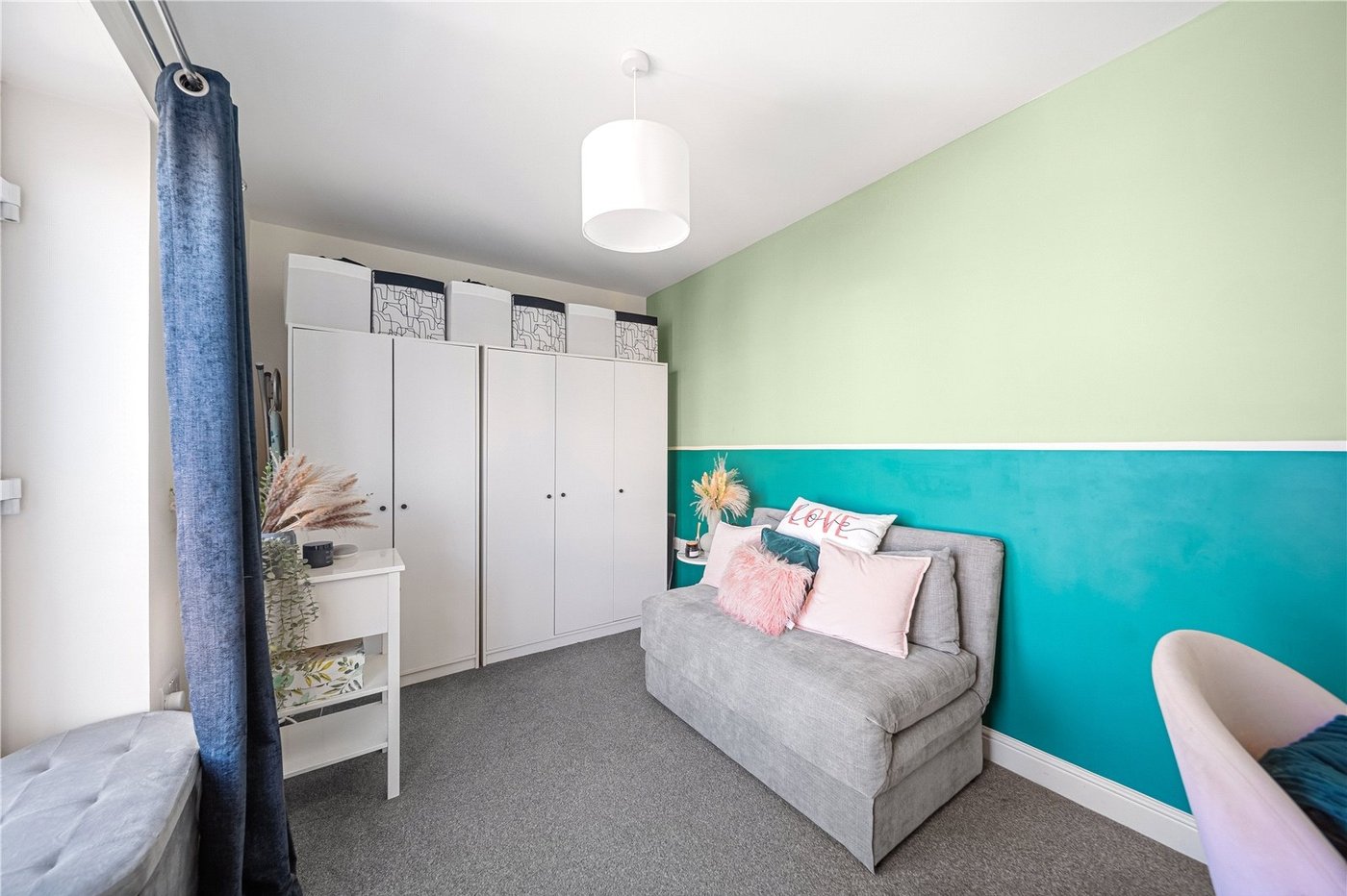 2 bedroom property for sale in Greenhithe | Robinson Jackson