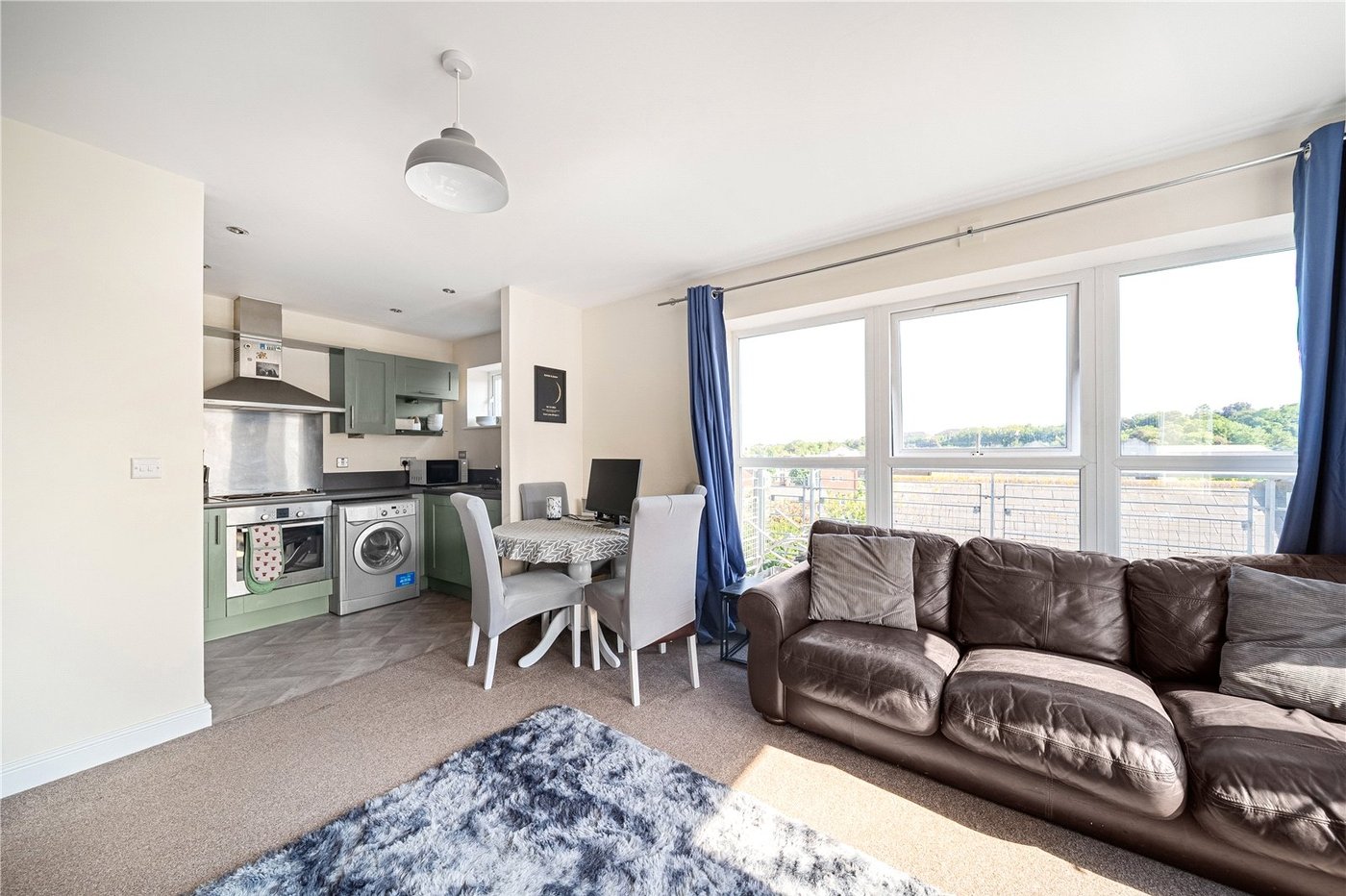 2 bedroom property for sale in Greenhithe | Robinson Jackson