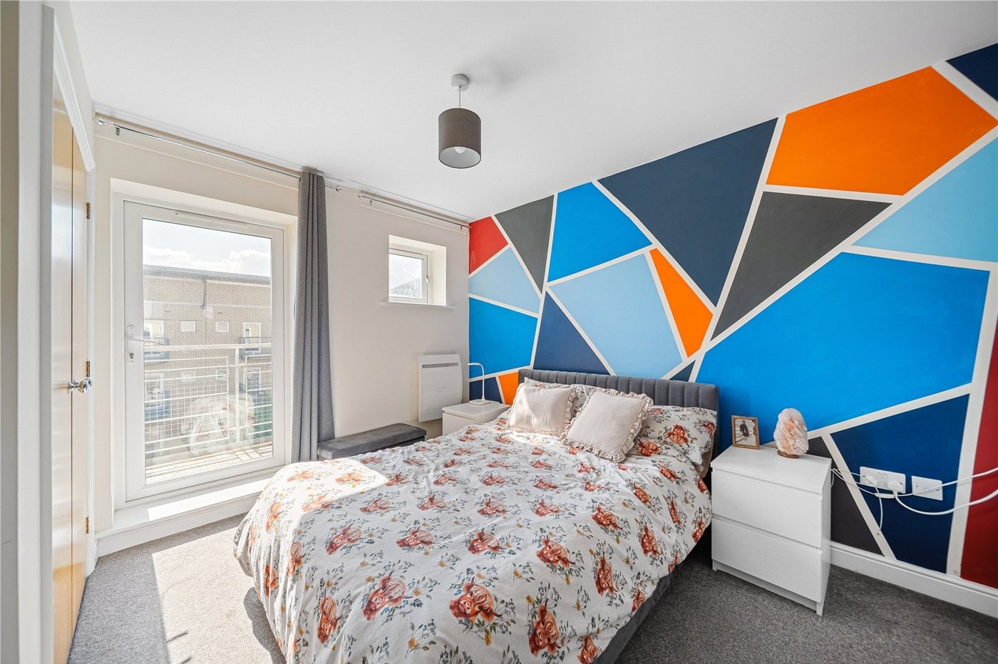 2 bedroom property for sale in Greenhithe | Robinson Jackson