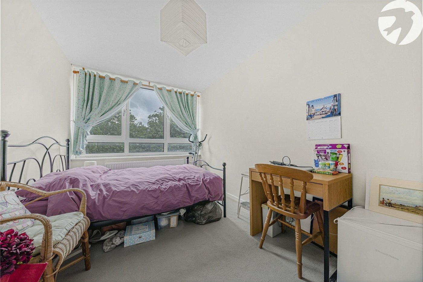 2 bedroom property for sale in London | Robinson Jackson