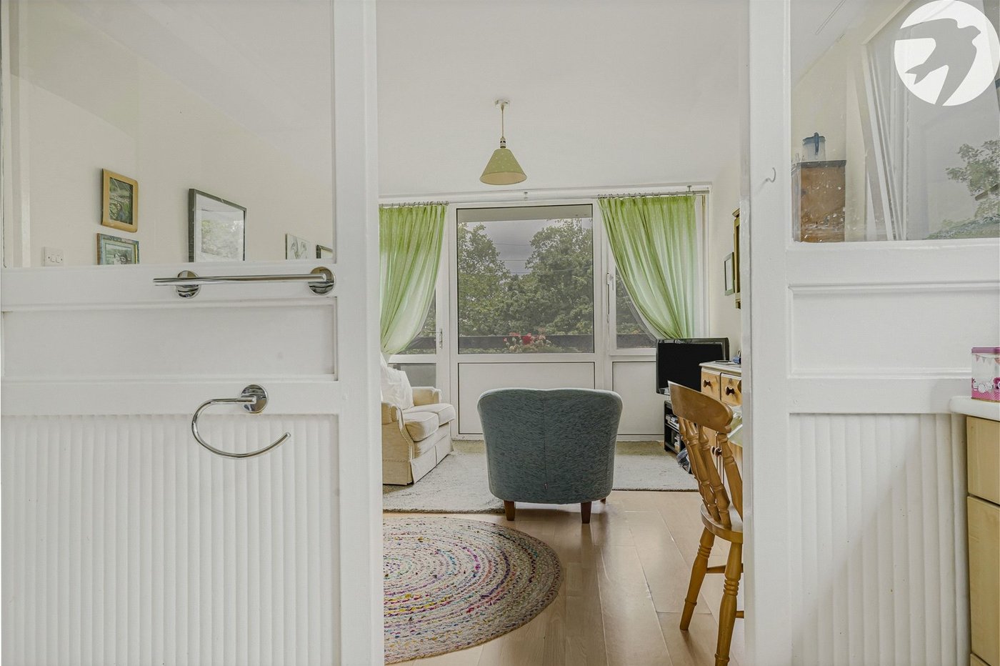 2 bedroom property for sale in London | Robinson Jackson