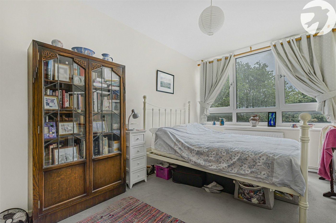 2 bedroom property for sale in London | Robinson Jackson