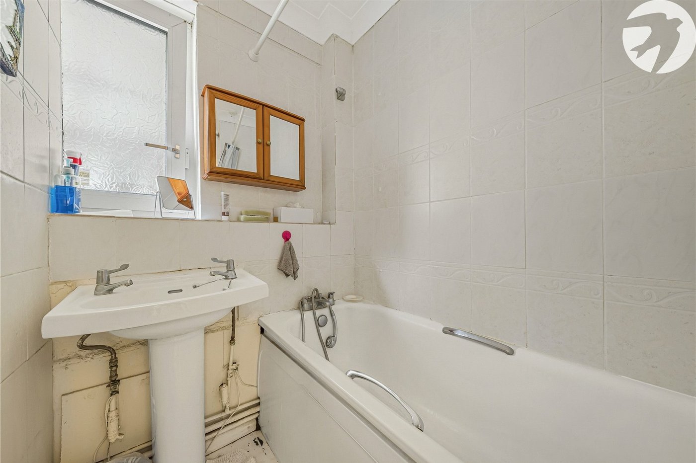 2 bedroom property for sale in London | Robinson Jackson