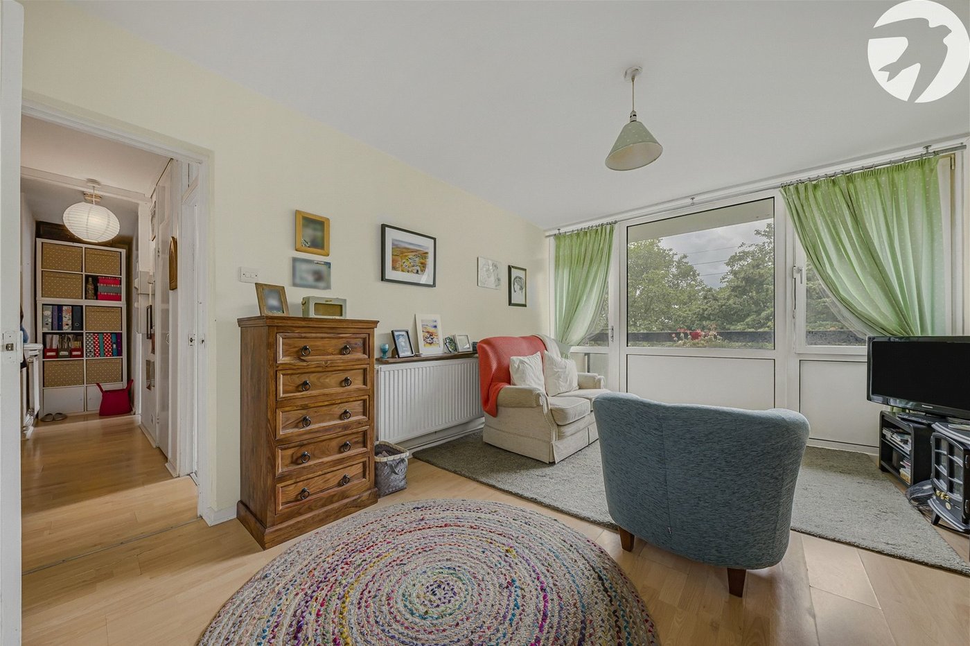 2 bedroom property for sale in London | Robinson Jackson