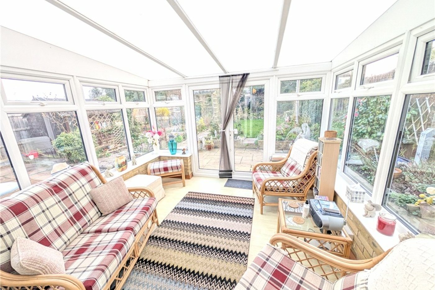 2 bedroom bungalow for sale in Orpington | Robinson Jackson