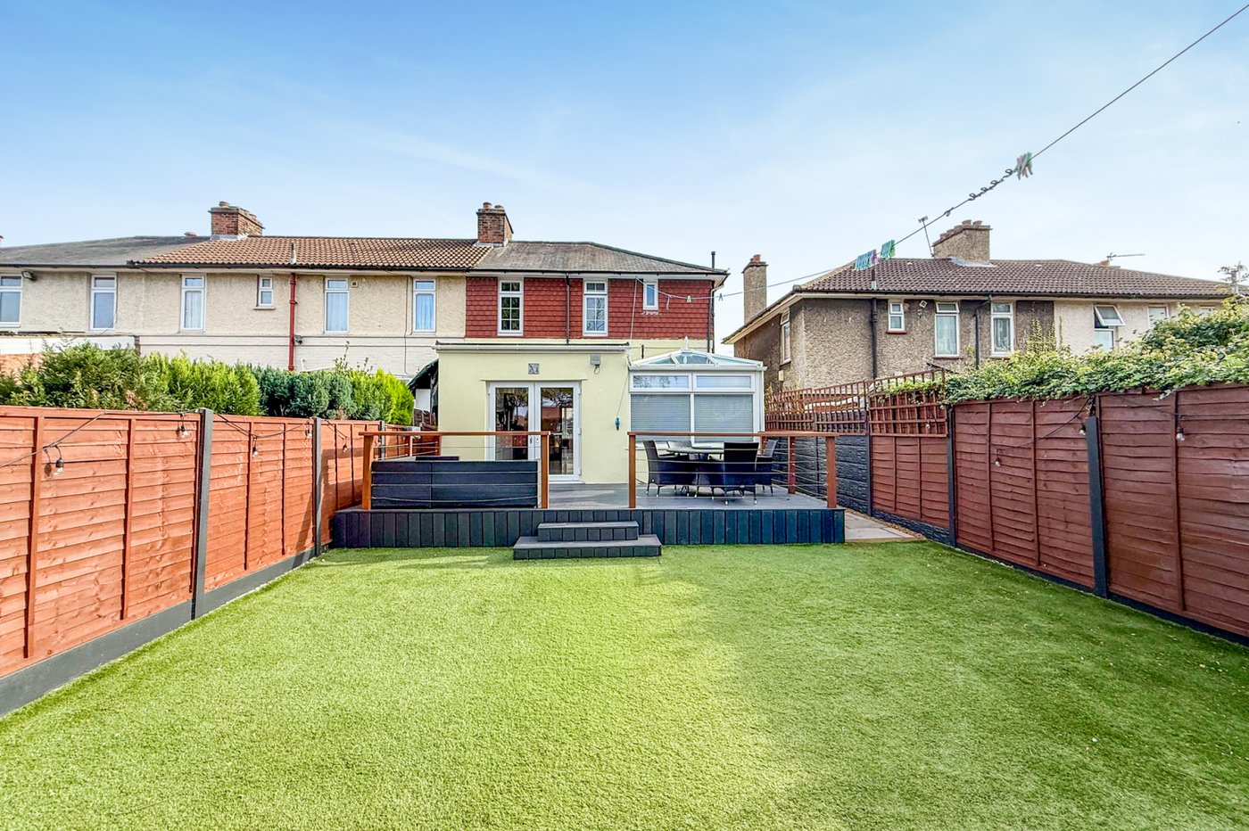 3 bedroom house for sale in London | Robinson Jackson