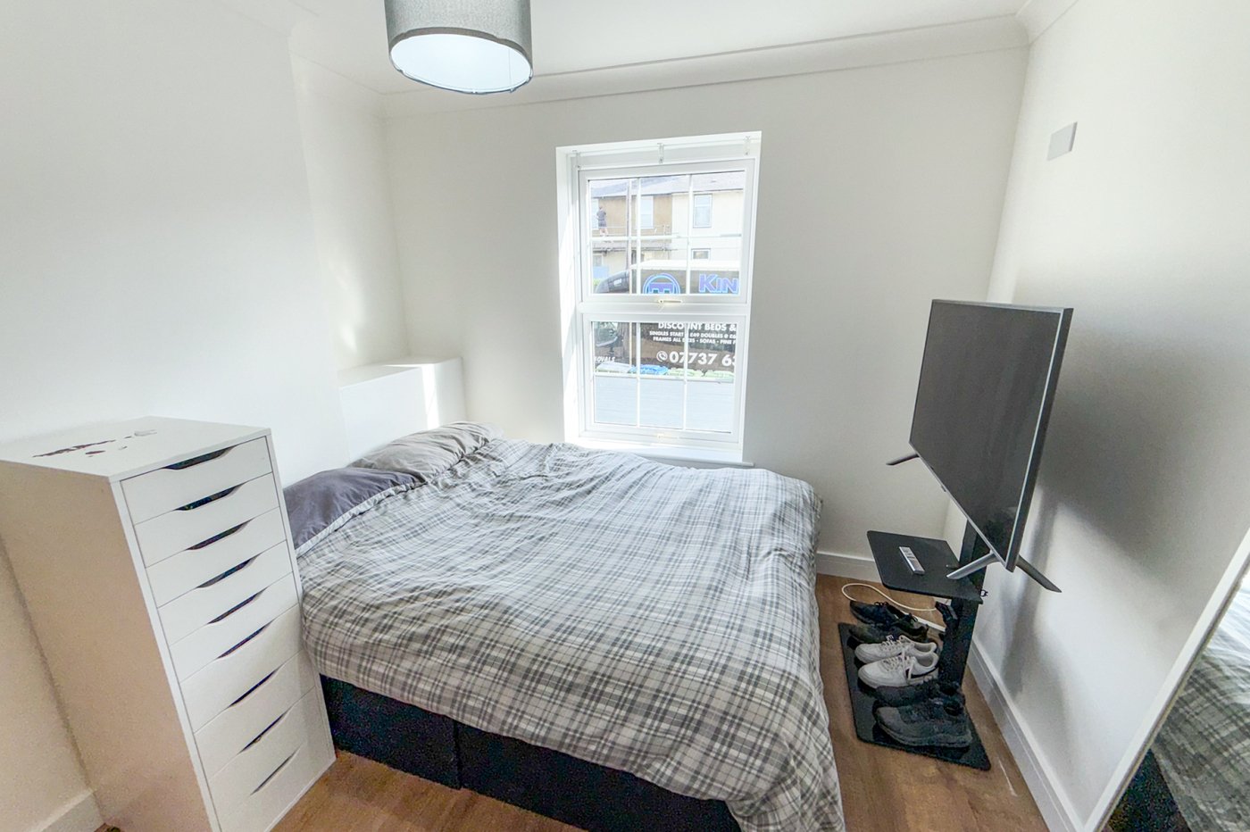 3 bedroom house for sale in London | Robinson Jackson