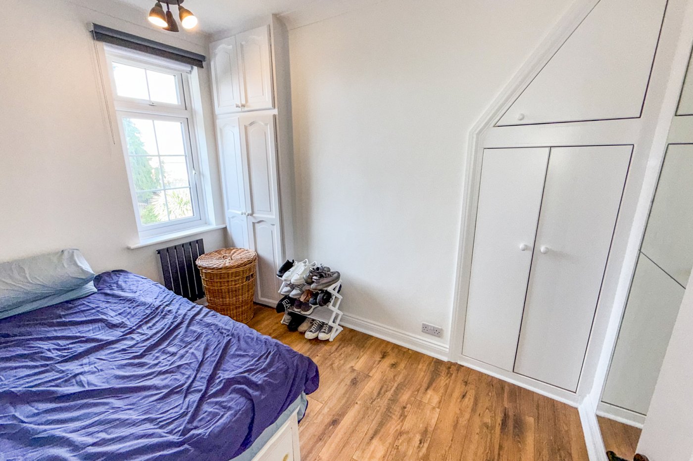 3 bedroom house for sale in London | Robinson Jackson