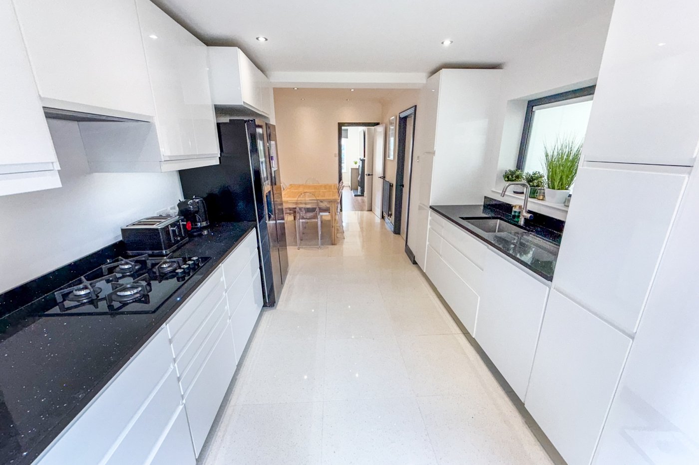 3 bedroom house for sale in London | Robinson Jackson