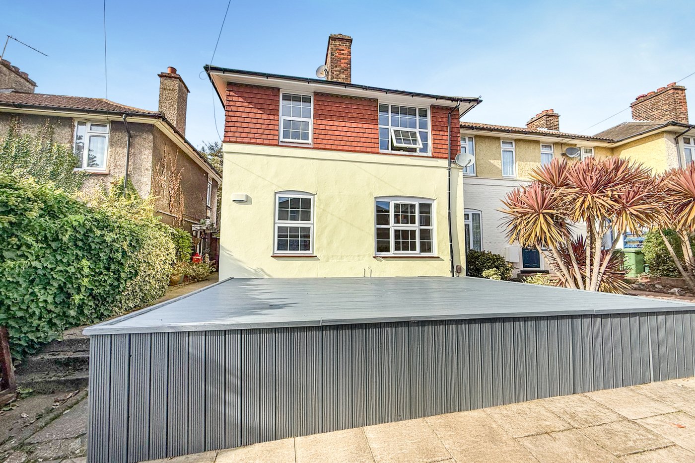 3 bedroom house for sale in London | Robinson Jackson