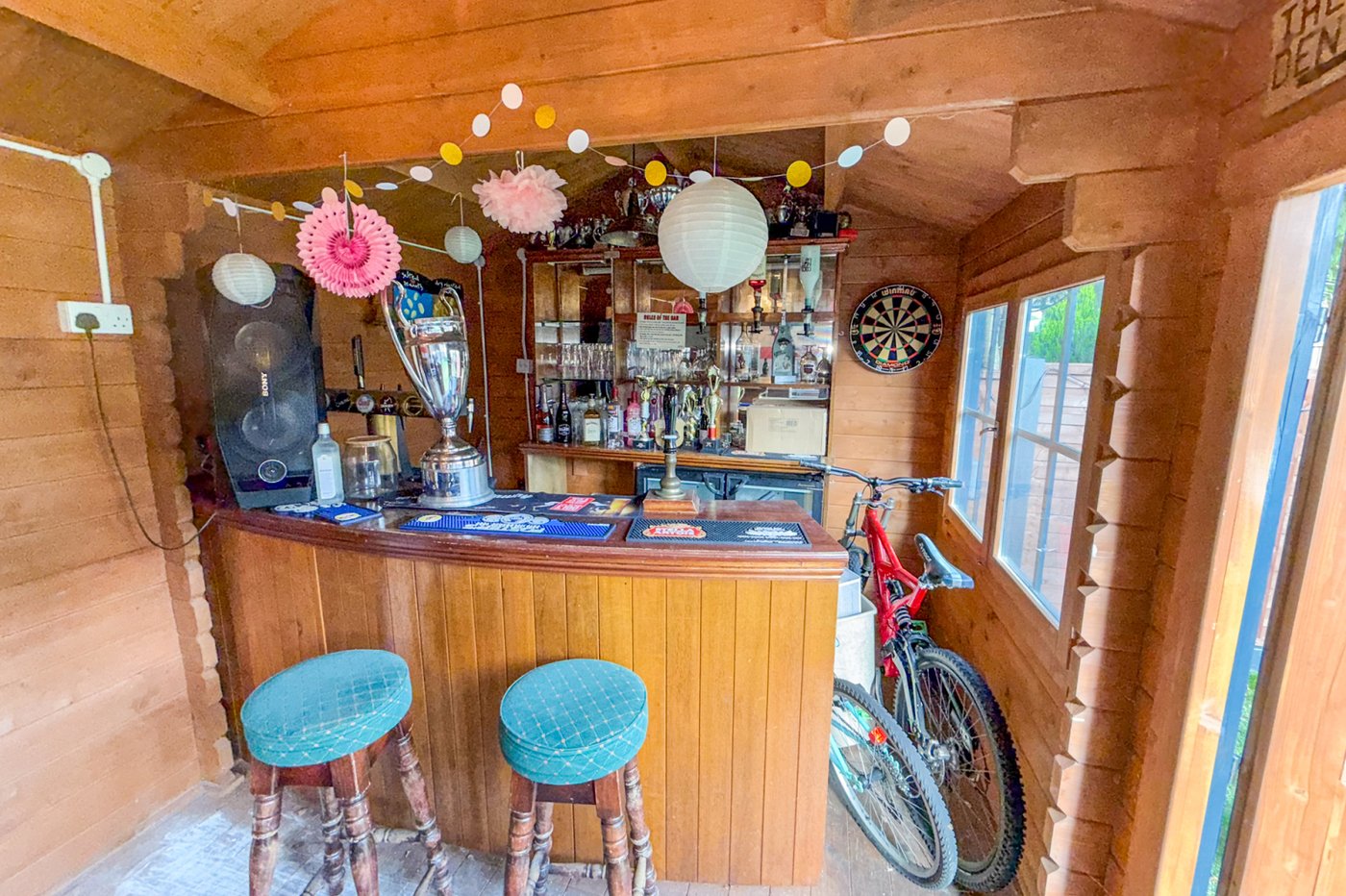 3 bedroom house for sale in London | Robinson Jackson