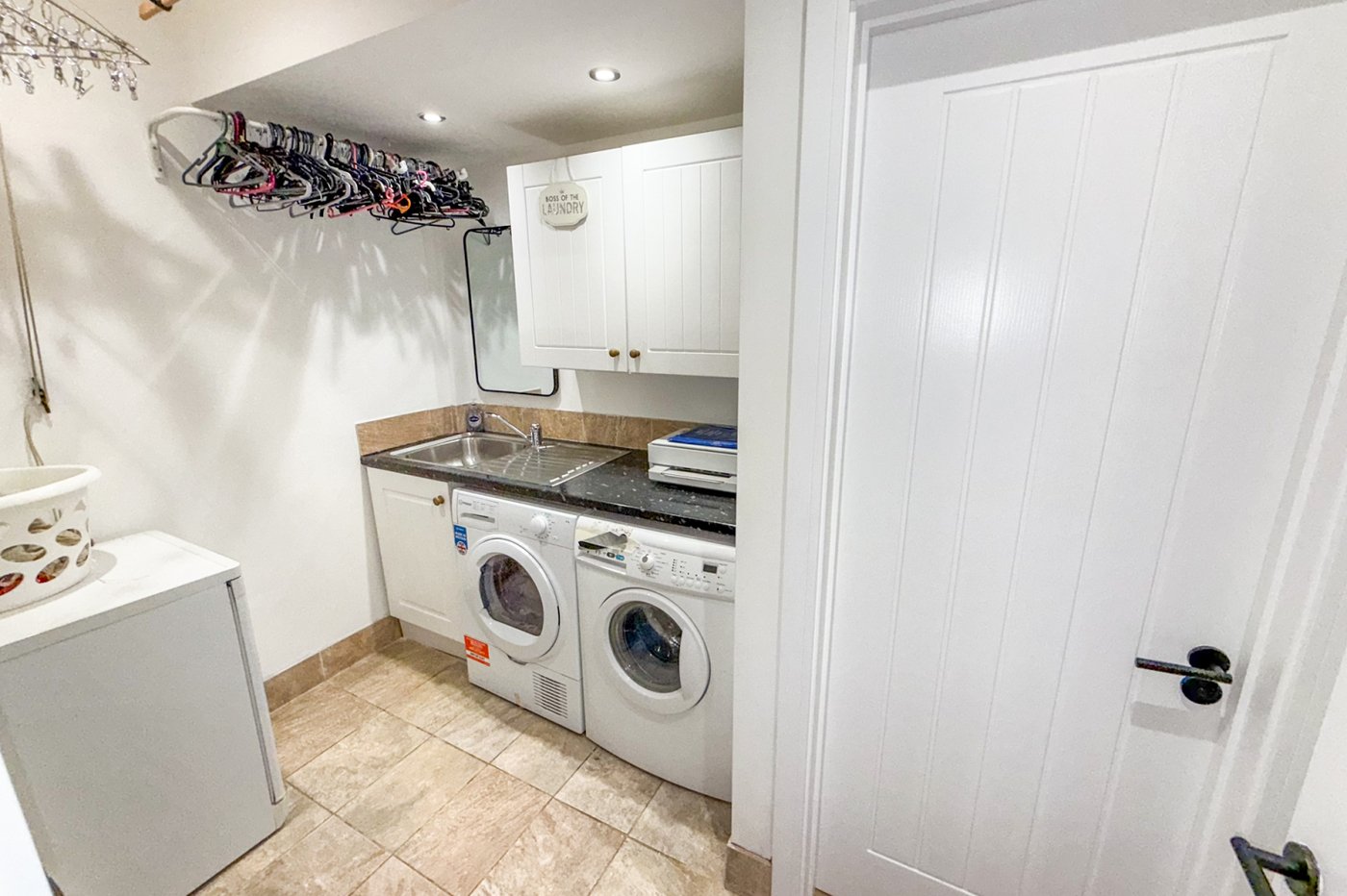 3 bedroom house for sale in London | Robinson Jackson