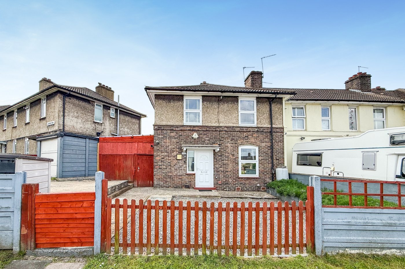 3 bedroom house for sale in London | Robinson Jackson