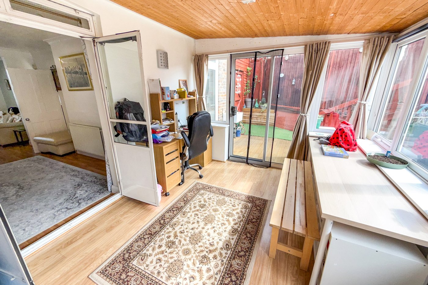 3 bedroom house for sale in London | Robinson Jackson