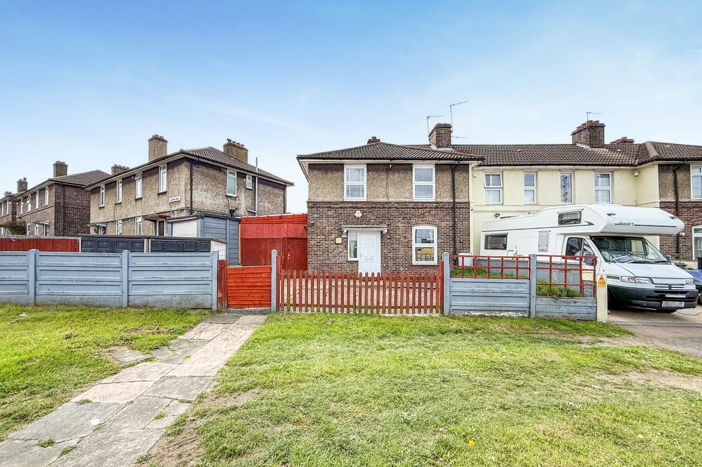 3 bedroom house for sale in London | Robinson Jackson