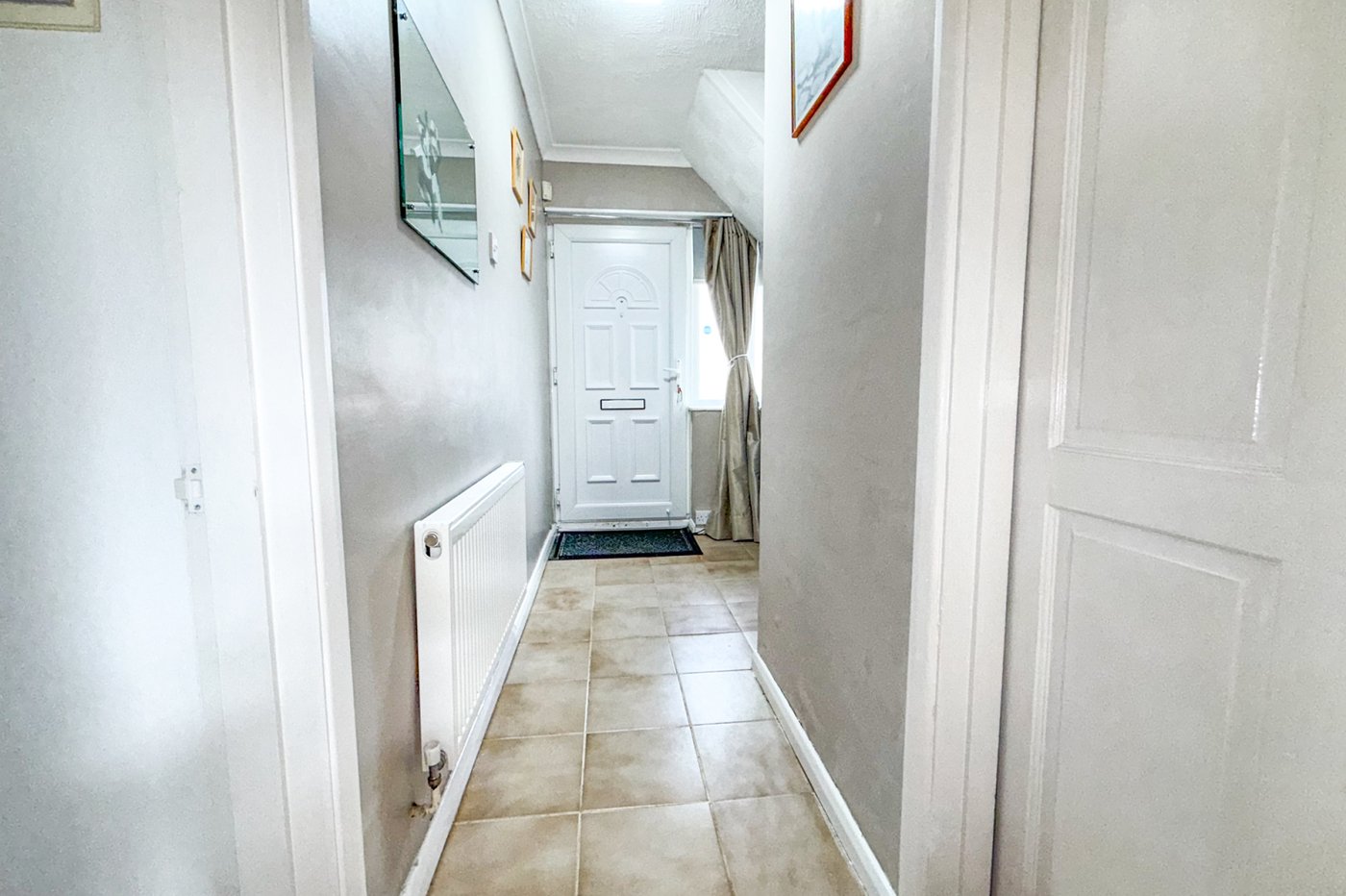 3 bedroom house for sale in London | Robinson Jackson