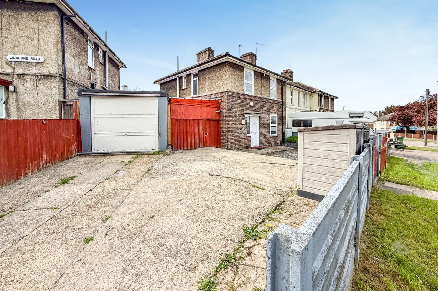 3 bedroom house for sale in London | Robinson Jackson