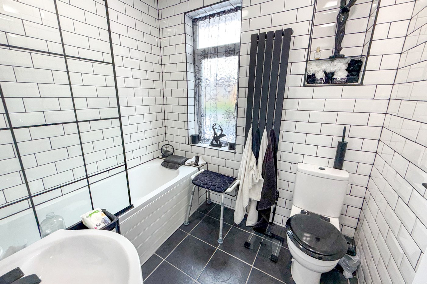 3 bedroom house for sale in London | Robinson Jackson