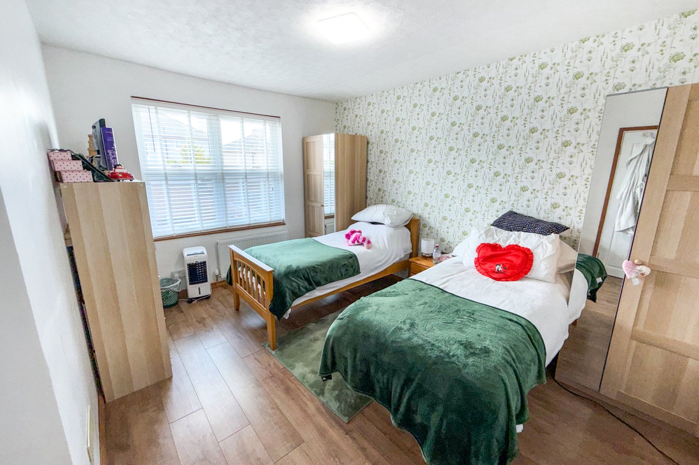 3 bedroom house for sale in London | Robinson Jackson