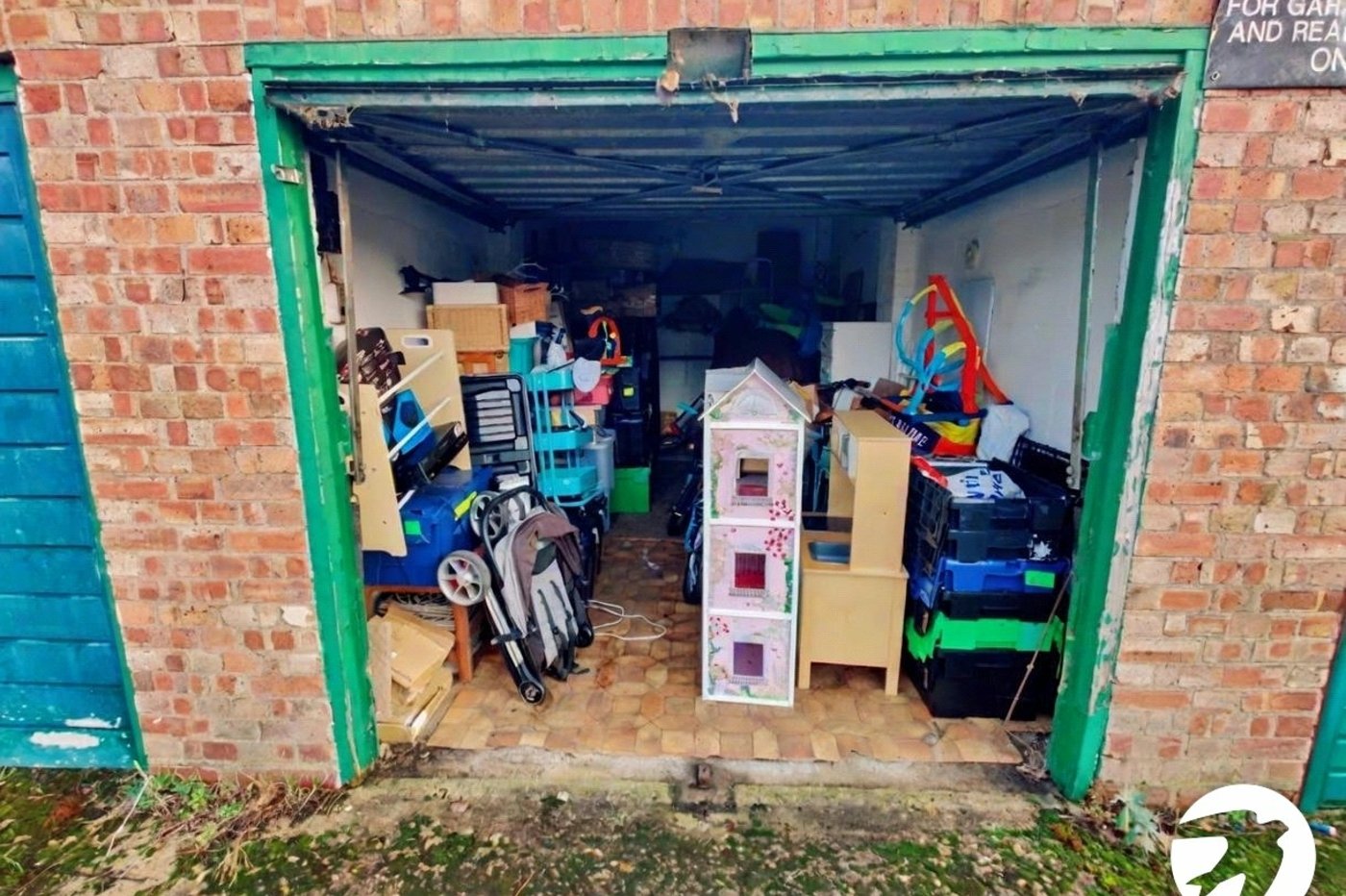 2 bedroom property for sale in Sidcup | Robinson Jackson