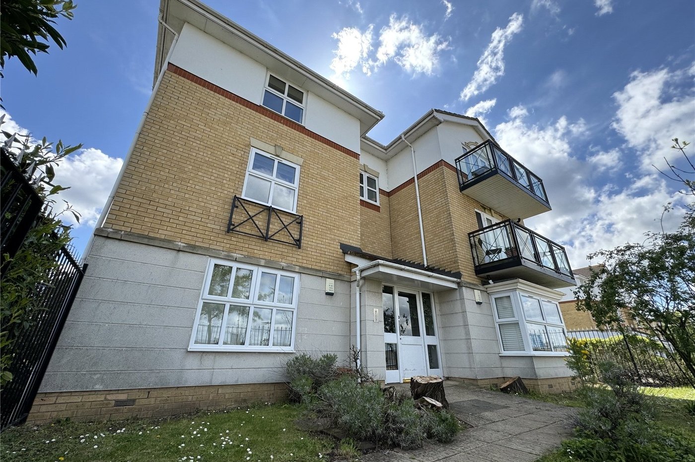 Property for sale in Thamesmead, SE28 Robinson Jackson