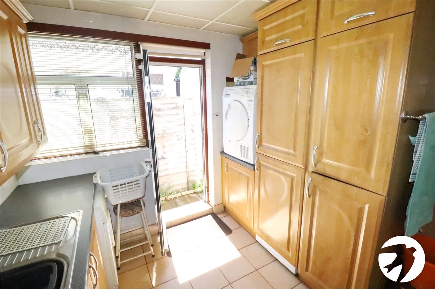 2 bedroom bungalow for sale in London | Robinson Jackson