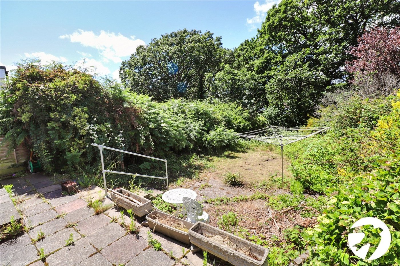 2 bedroom bungalow for sale in London | Robinson Jackson