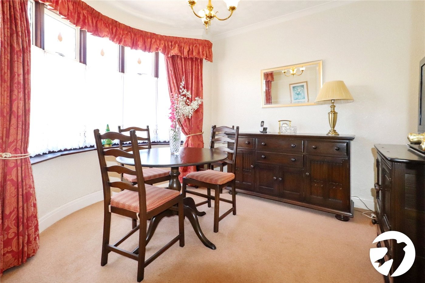 2 bedroom bungalow for sale in London | Robinson Jackson
