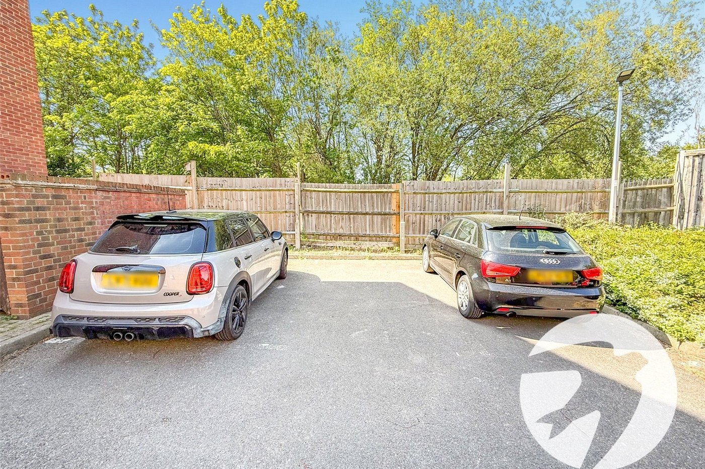 2 bedroom property for sale in London | Robinson Jackson