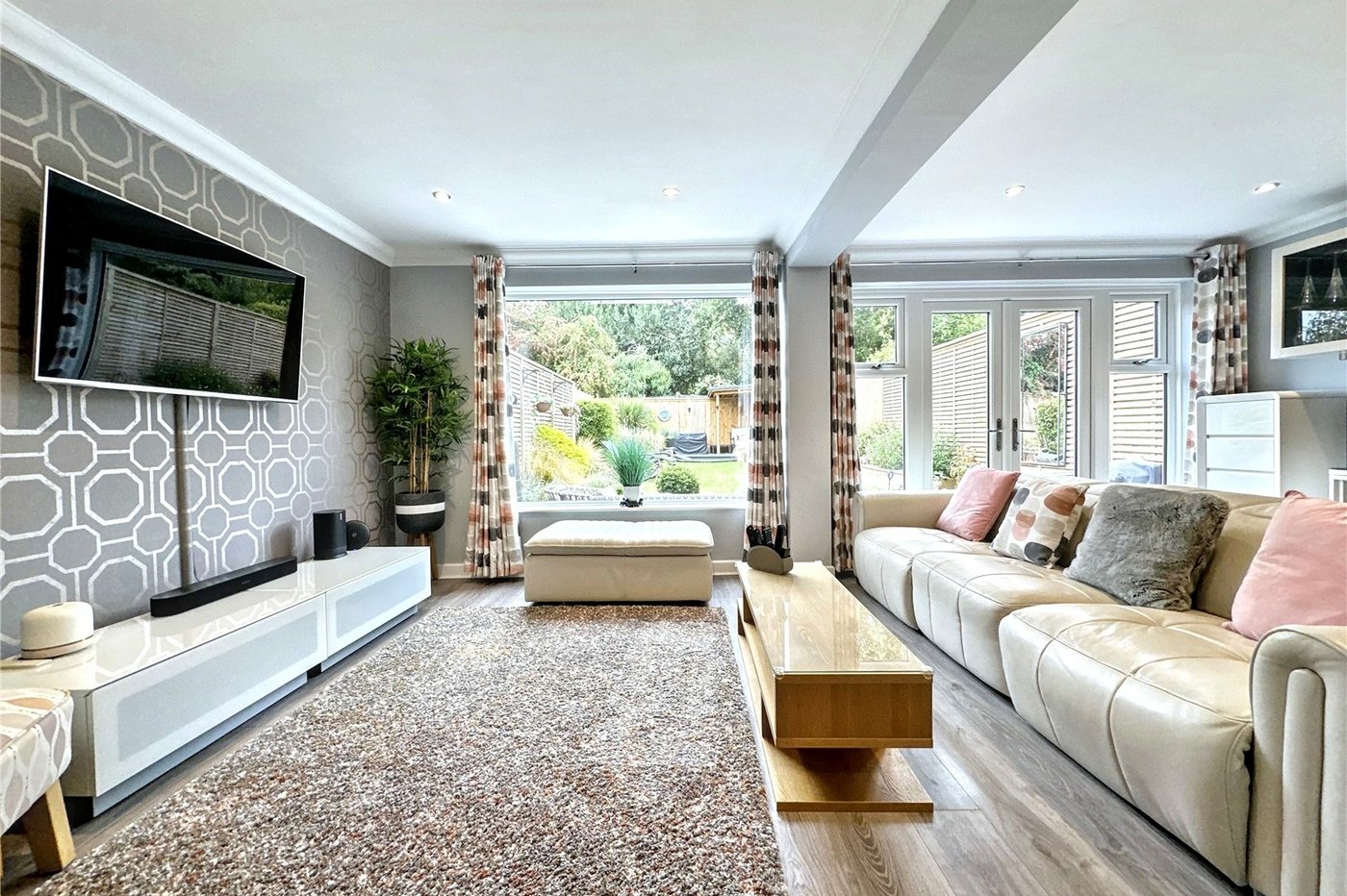 3 bedroom house for sale in Rainham | Robinson Michael & Jackson