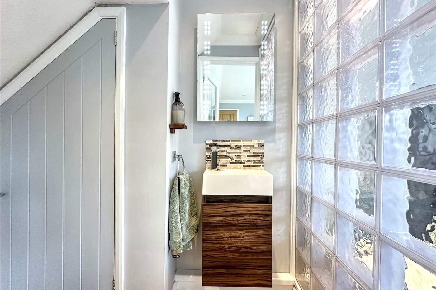 3 bedroom house for sale in Rainham | Robinson Michael & Jackson