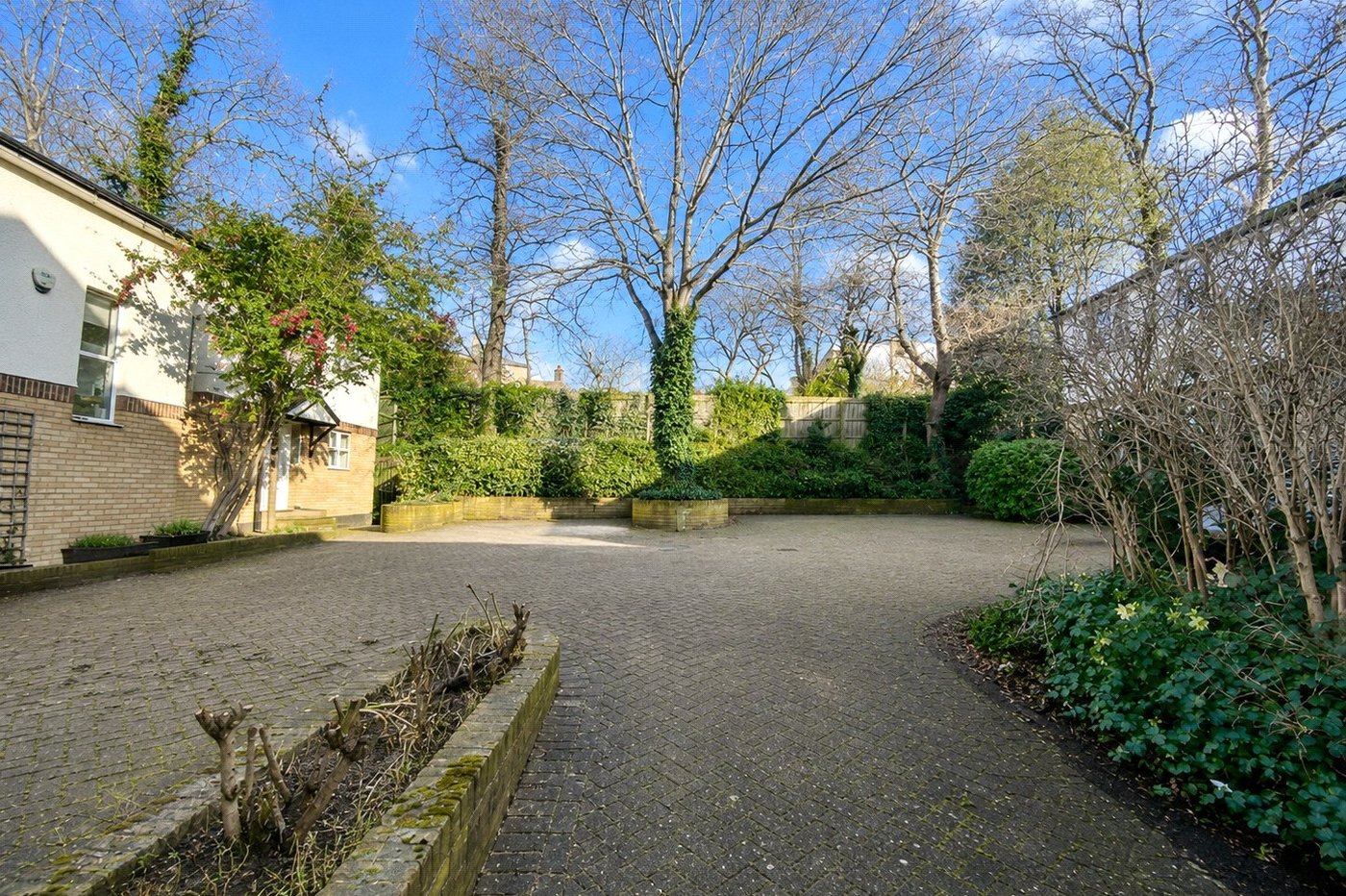 2 bedroom property for sale in Marischal Road | Robinson Jackson