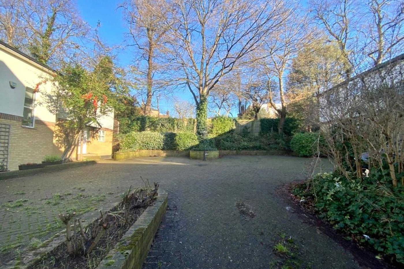 2 bedroom property for sale in Marischal Road | Robinson Jackson