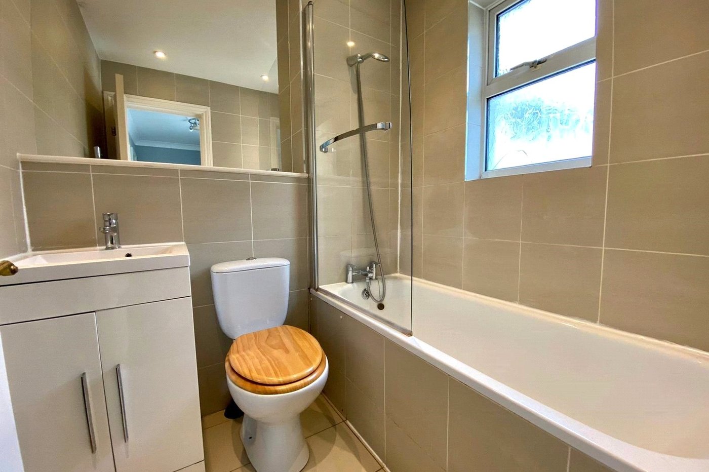 2 bedroom property for sale in Marischal Road | Robinson Jackson
