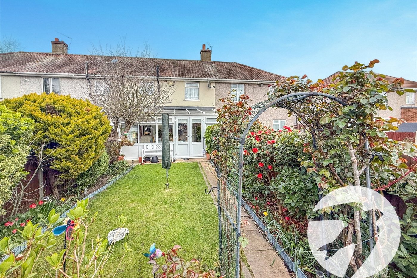 3 bedroom house for sale in London | Robinson Jackson