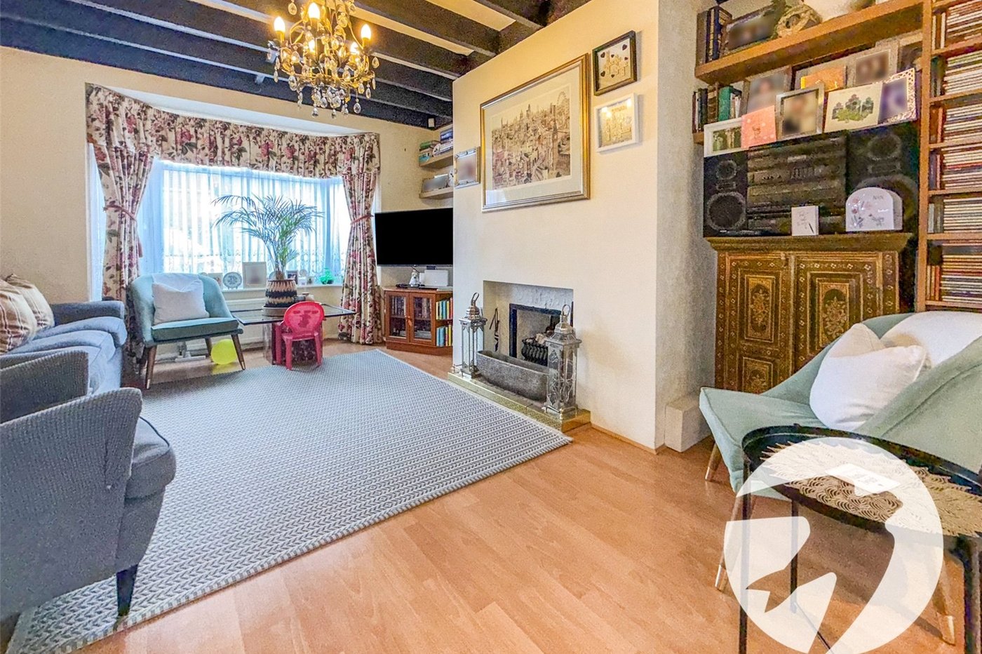 3 bedroom house for sale in London | Robinson Jackson