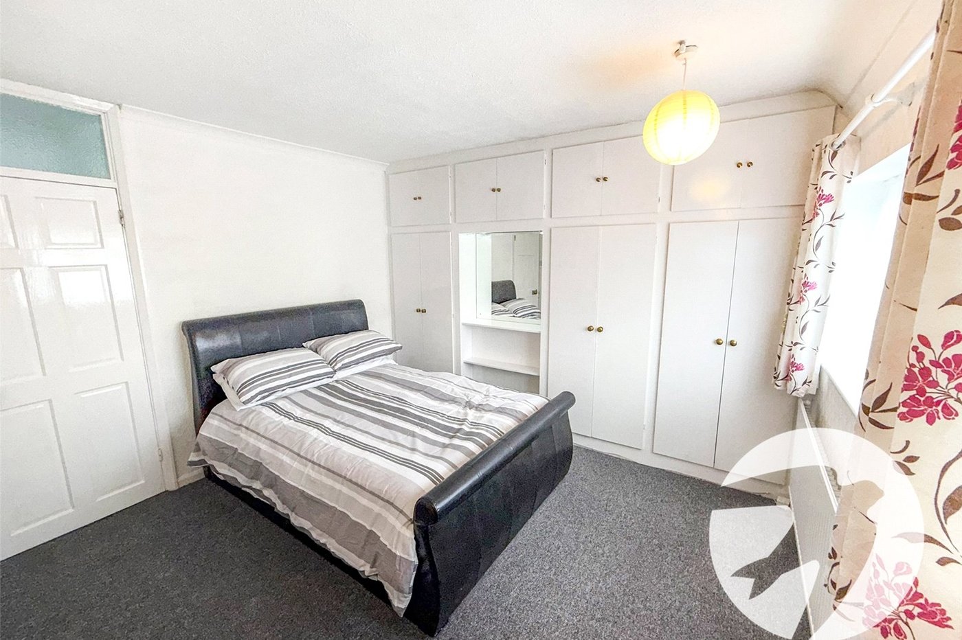 3 bedroom house for sale in London | Robinson Jackson