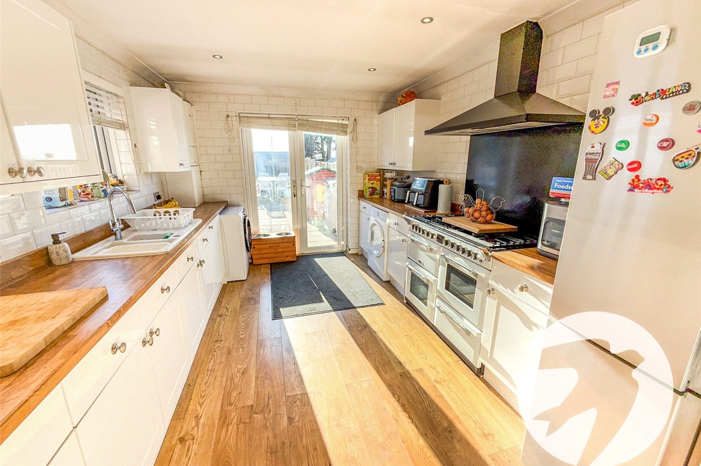 4 bedroom house for sale in London | Robinson Jackson