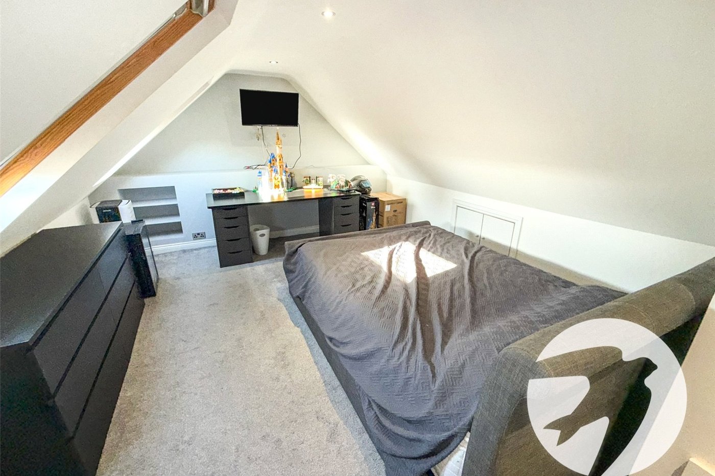 4 bedroom house for sale in London | Robinson Jackson