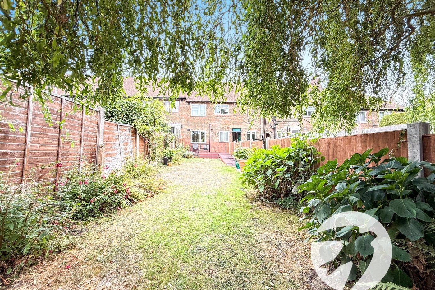 2 bedroom property for sale in London | Robinson Jackson