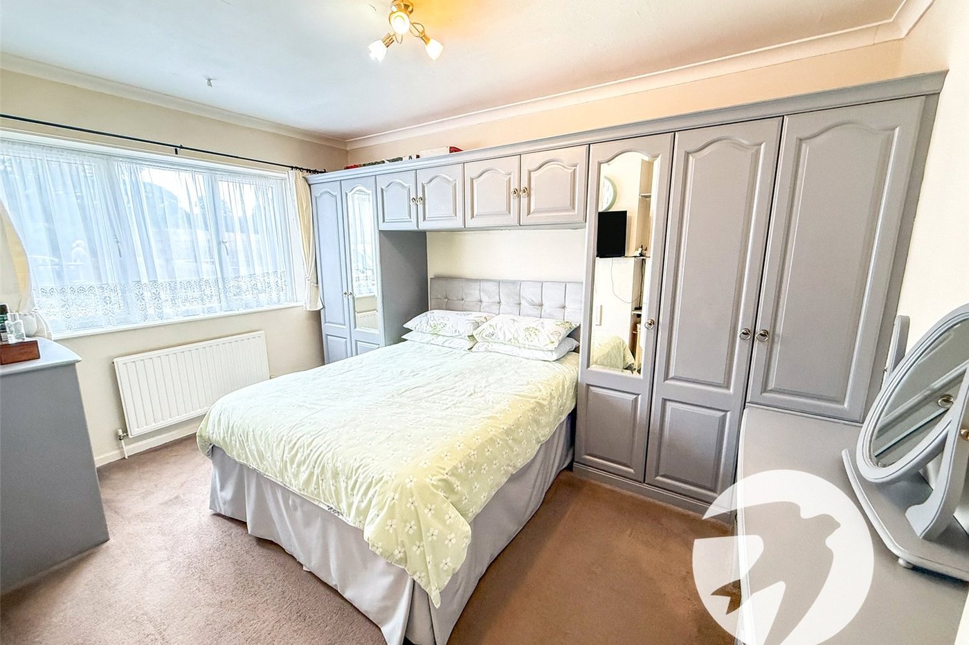 2 bedroom property for sale in London | Robinson Jackson