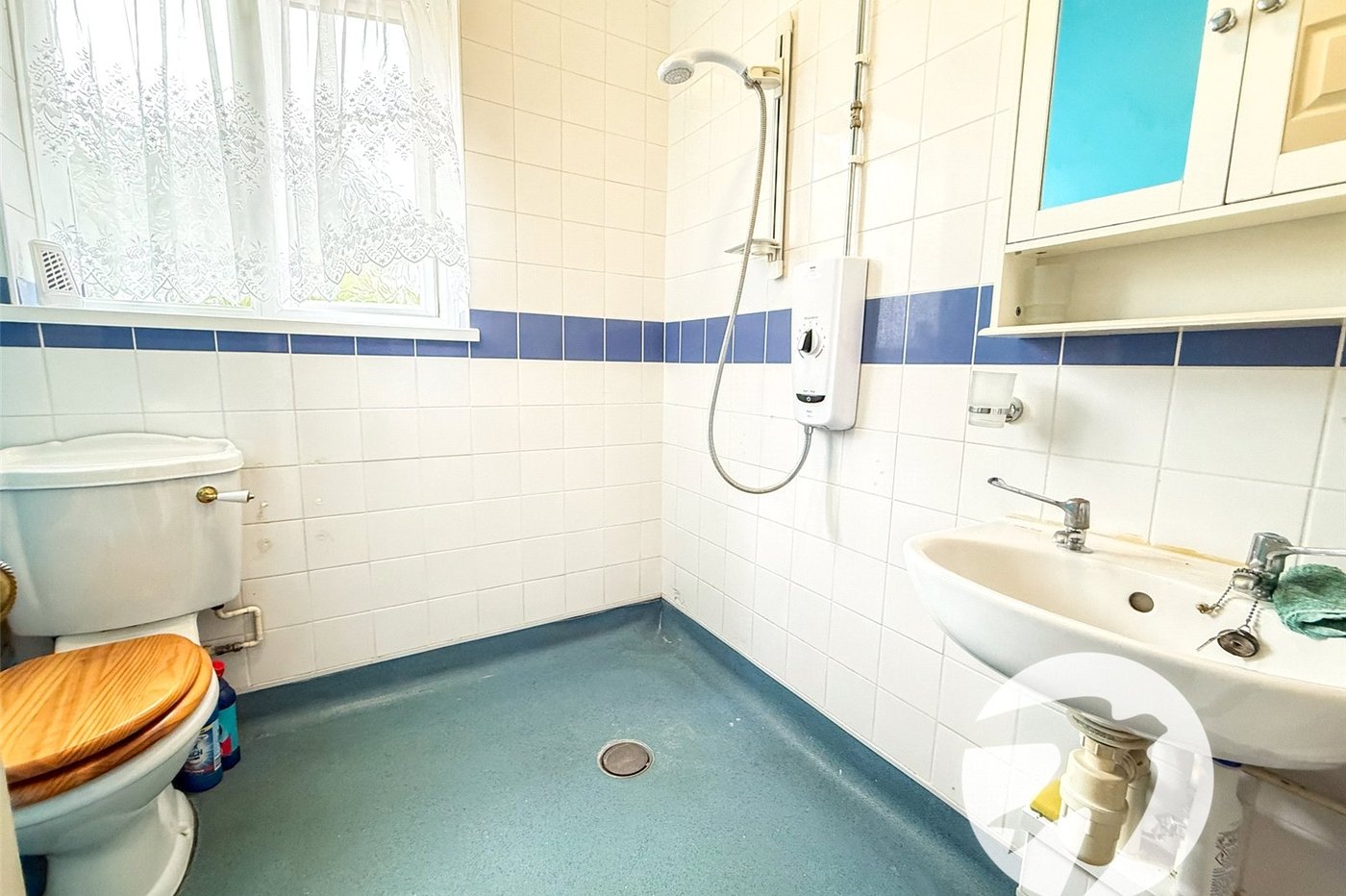 2 bedroom property for sale in London | Robinson Jackson