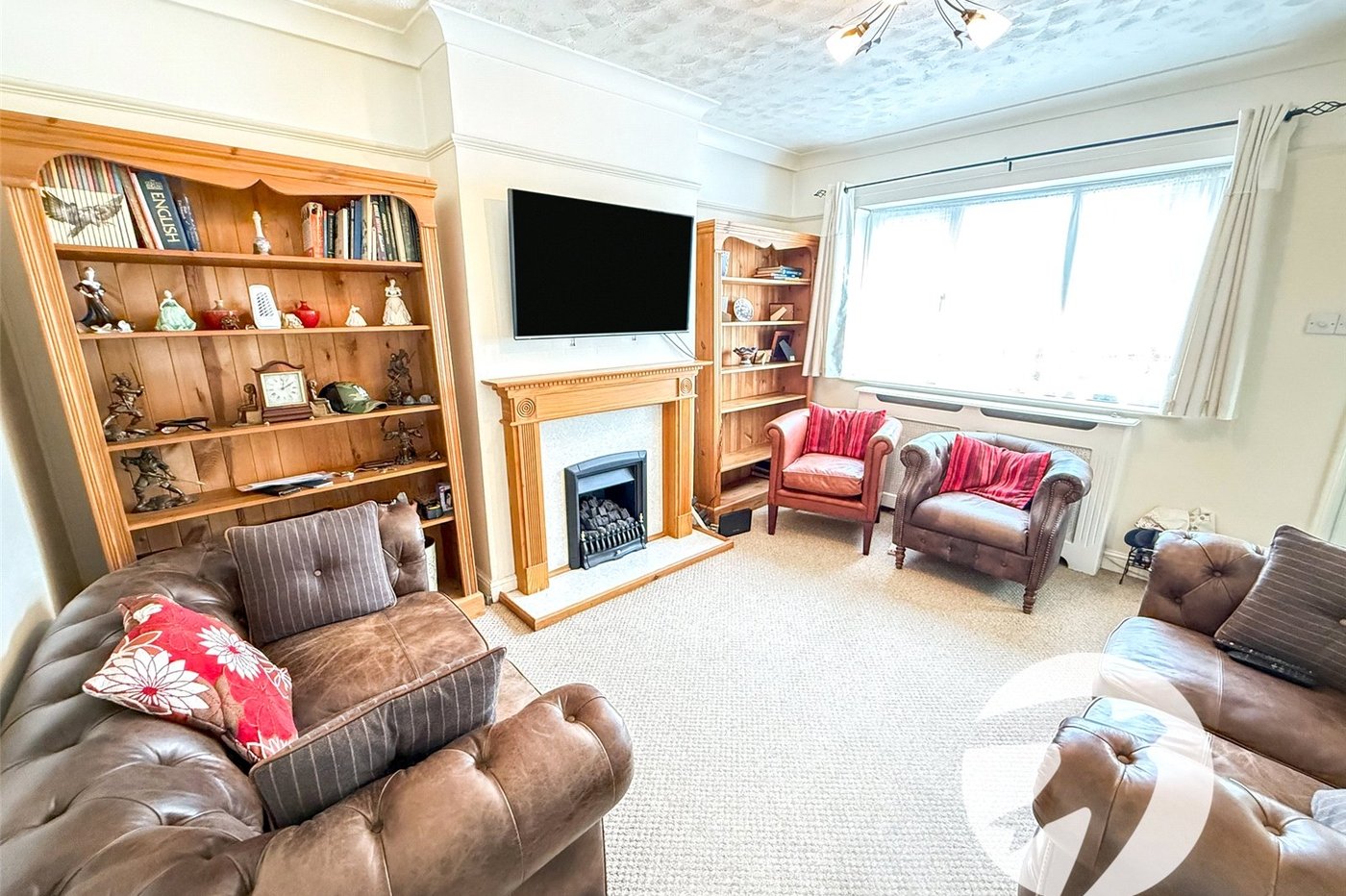 2 bedroom property for sale in London | Robinson Jackson
